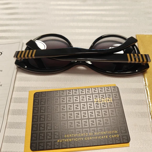 Fendi Black and Tan Sunglasses - Picture 7 of 8